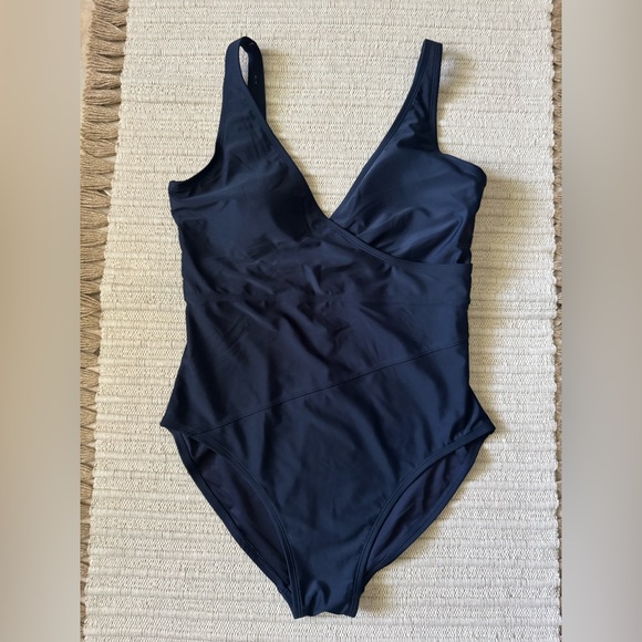 Tommy Hilfiger Other - Tommy Hilfiger Stylish Flattering One piece Swimsuit Size 14‎